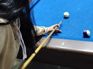 roouse – webcam model profile photo Image 10