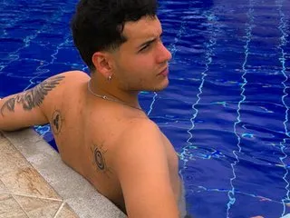 nohawhiite chat room preview