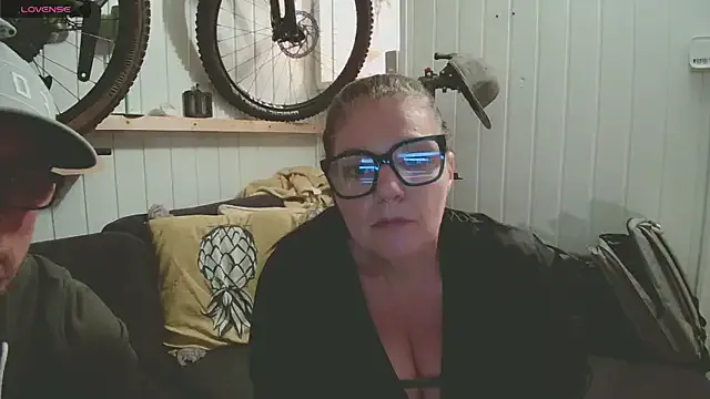 someone_sweet – webcam model profile photo Image 8