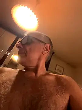 bisexualmilf – webcam model profile photo Image 2