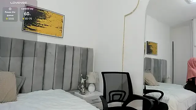 Cute-Simmi69 – webcam model profile photo Image 11