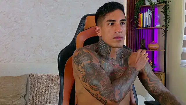 petites_perles – webcam model profile photo Image 13