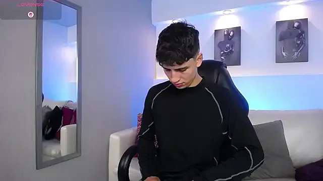 LoraDevine – webcam model profile photo Image 17