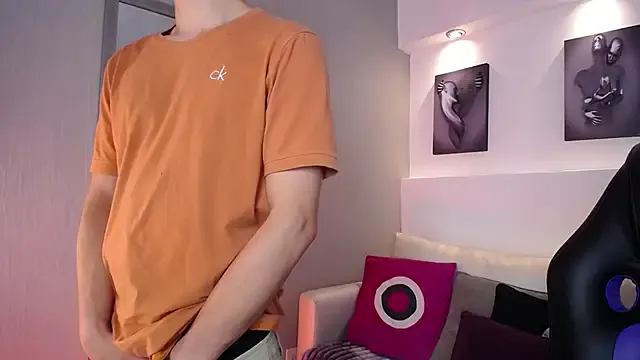 LoraDevine – webcam model profile photo Image 6