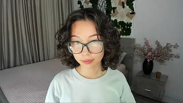 tashinadoncaster – webcam model profile photo Image 3