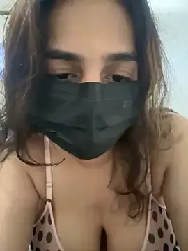 RinaShy – webcam model profile photo Image 10