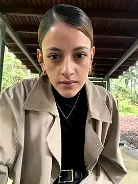 petites_perles – webcam model profile photo Image 17