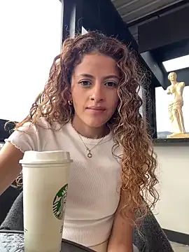 petites_perles – webcam model profile photo Image 4