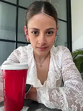 petites_perles – webcam model profile photo Image 7