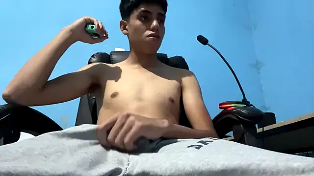 AleeJD's Thumb Image