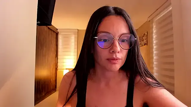 SallyDinosaur chat room preview Image 15