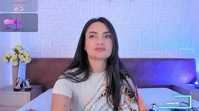 Cute-Simmi69 – webcam model profile photo Image 4