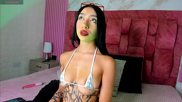 l1tww – webcam model profile photo Image 12