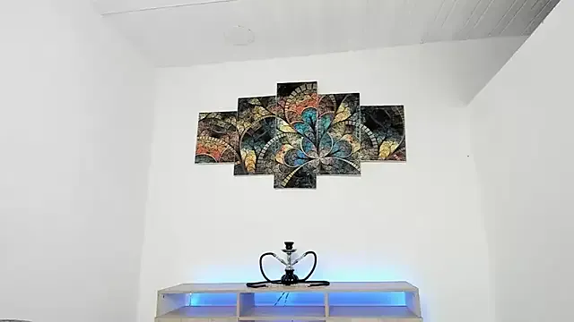 EmmilyKhan – webcam model profile photo Image 12