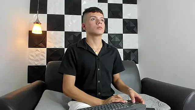 elixiirr – webcam model profile photo Image 17