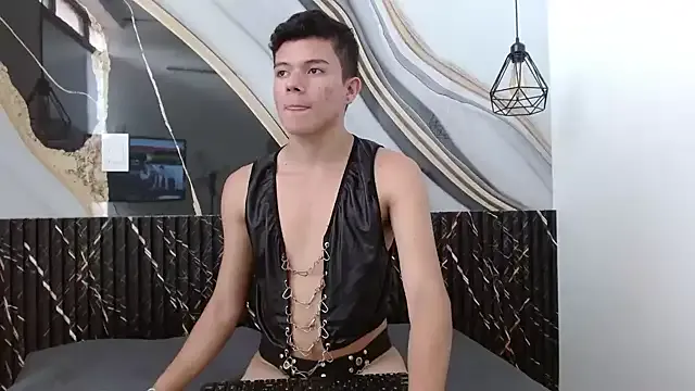 elixiirr – webcam model profile photo Image 5