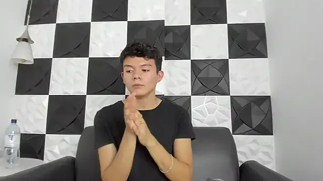 elixiirr – webcam model profile photo Image 9