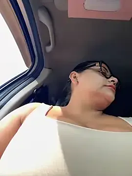 dinacaguimbal – webcam model profile photo Image 2