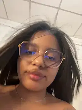 Blasian_Sex98 – webcam model profile photo Image 7