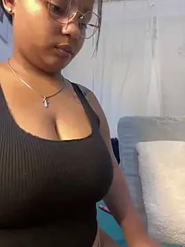 Blasian_Sex98 – webcam model profile photo Image 8