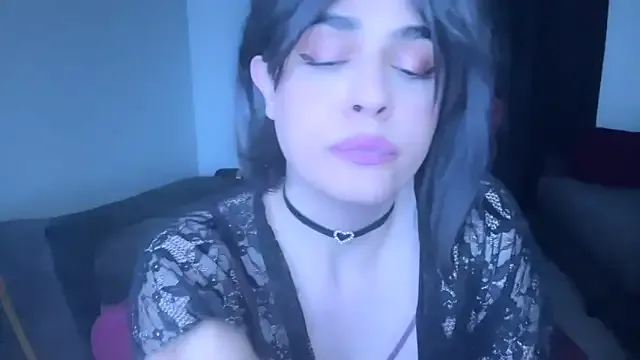 LenaReyXo – webcam model profile photo Image 8