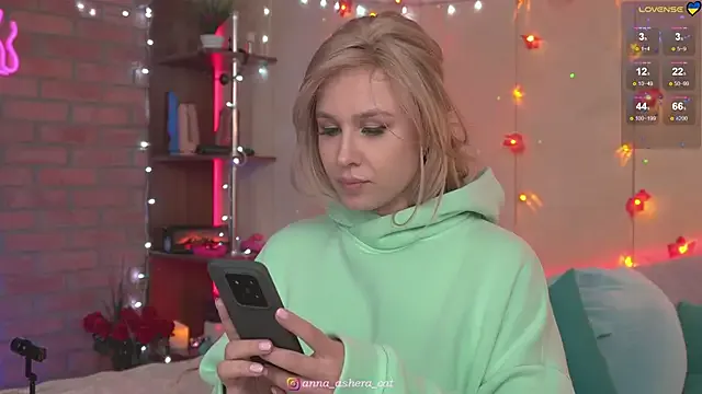 someone_sweet – webcam model profile photo Image 7