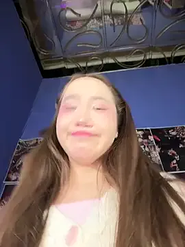 blushed_pussy – webcam model profile photo Image 13