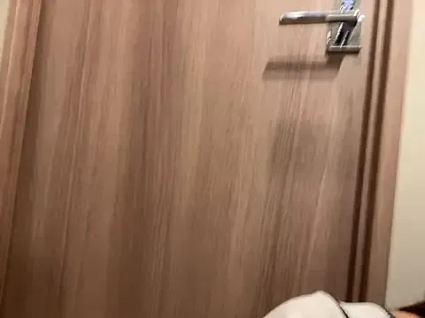 skinny_candy18 – webcam model profile photo Image 8