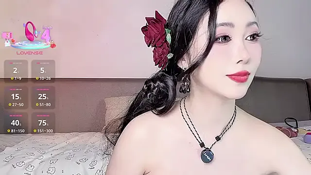 MaeAnna – webcam model profile photo Image 2