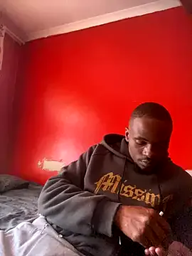 DomManlyGuy – webcam model profile photo Image 11