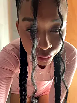 ella_lee15 – webcam model profile photo Image 2