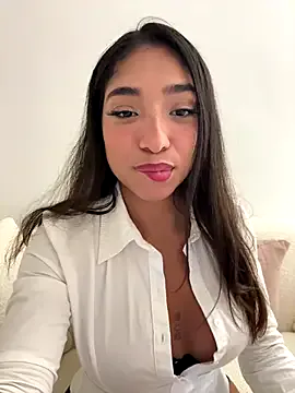 Bellafr chat room preview