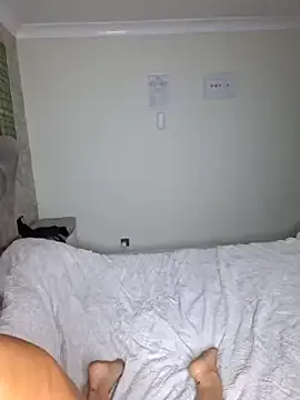 petites_perles – webcam model profile photo Image 16