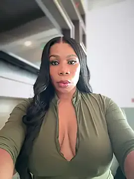 margotdeville – webcam model profile photo Image 3