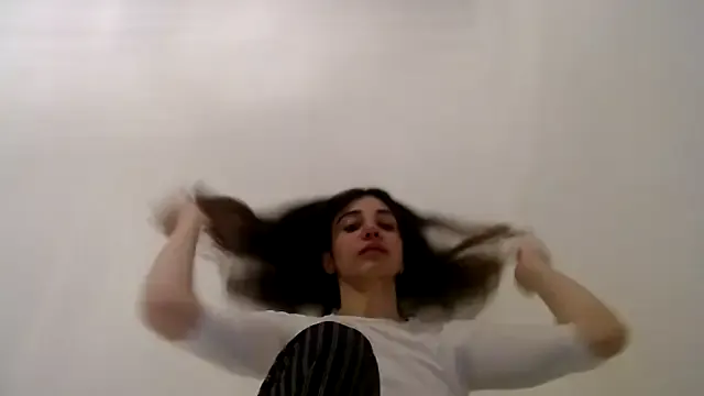 _Alicee_1 – webcam model profile photo Image 10