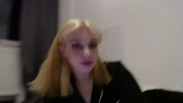 _Alicee_1 – webcam model profile photo Image 15