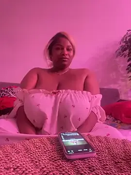 MaximoBenetti – webcam model profile photo Image 11