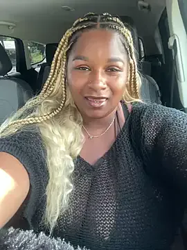 MaximoBenetti – webcam model profile photo Image 5