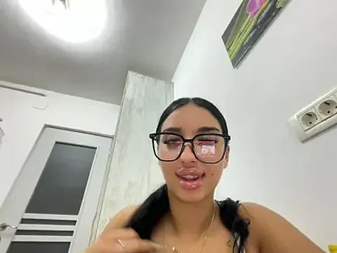 SallyDinosaur chat room preview Image 9