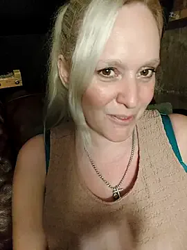 alexandjohntv – webcam model profile photo Image 18