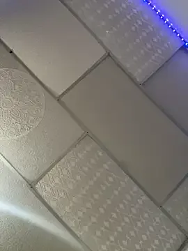 roouse – webcam model profile photo Image 10