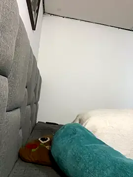 roouse – webcam model profile photo Image 19