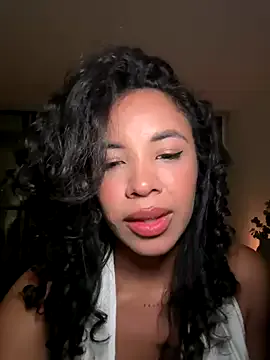 Alexah_Ferrer – webcam model profile photo Image 12