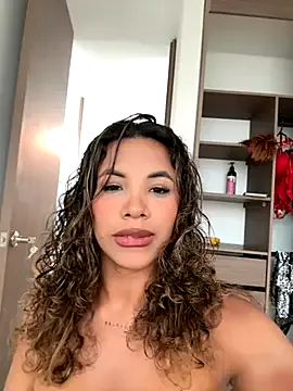 Alexah_Ferrer – webcam model profile photo Image 16