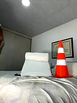 nmnk_CH – webcam model profile photo Image 17