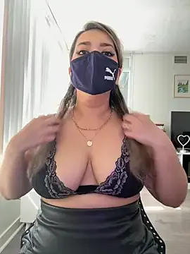 petites_perles – webcam model profile photo Image 2