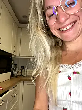 CarolPrince – webcam model profile photo Image 16