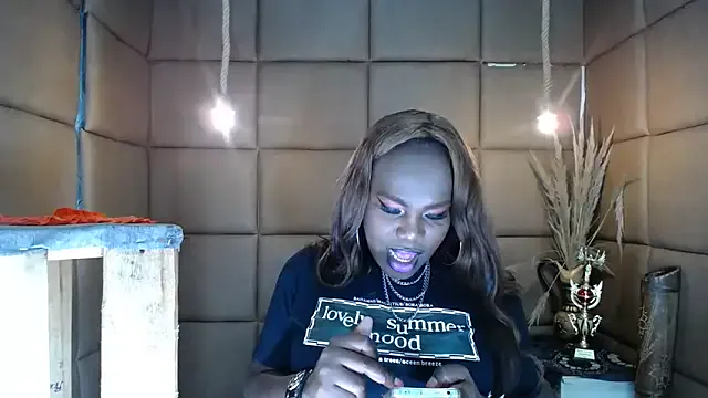 RoxyScarlett chat room preview Image 6