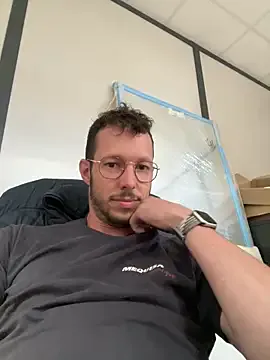 biadambear84 – webcam model profile photo Image 2