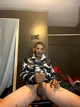 DomManlyGuy – webcam model profile photo Image 13
